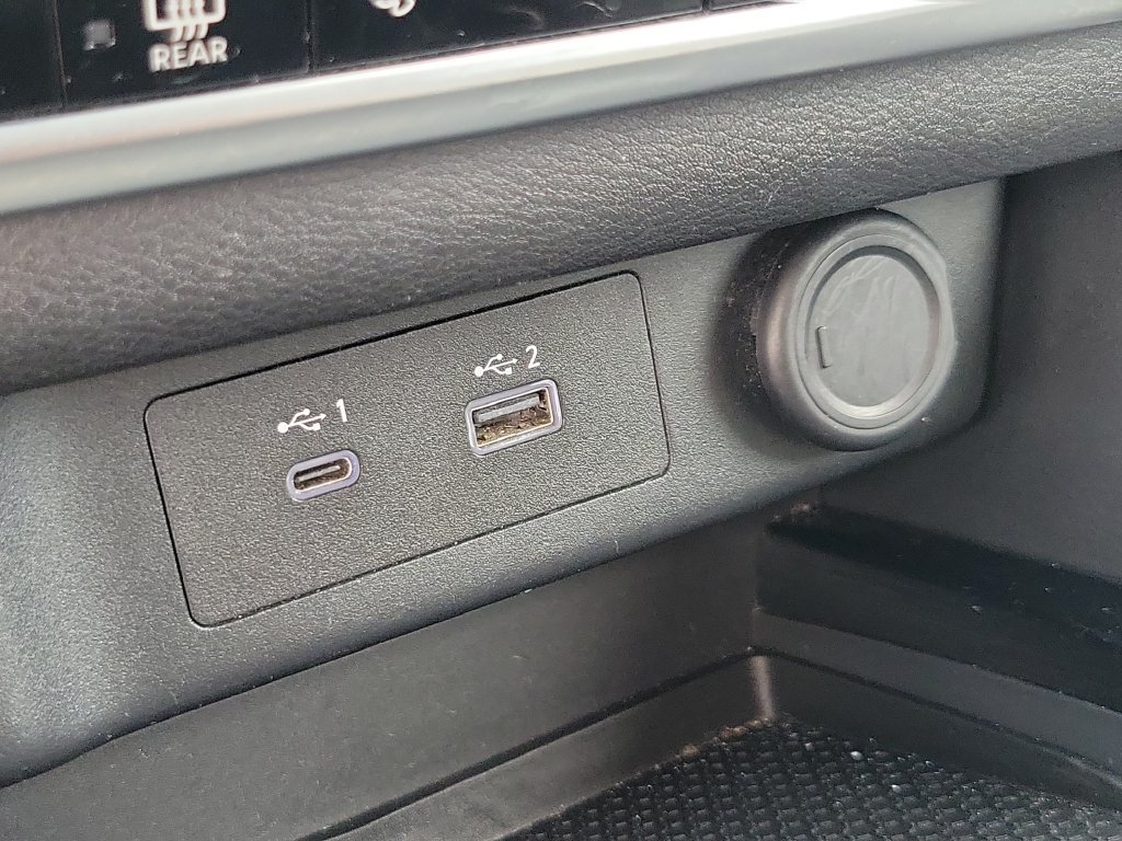 Certified 2023 Nissan Rogue SV FWD image 28