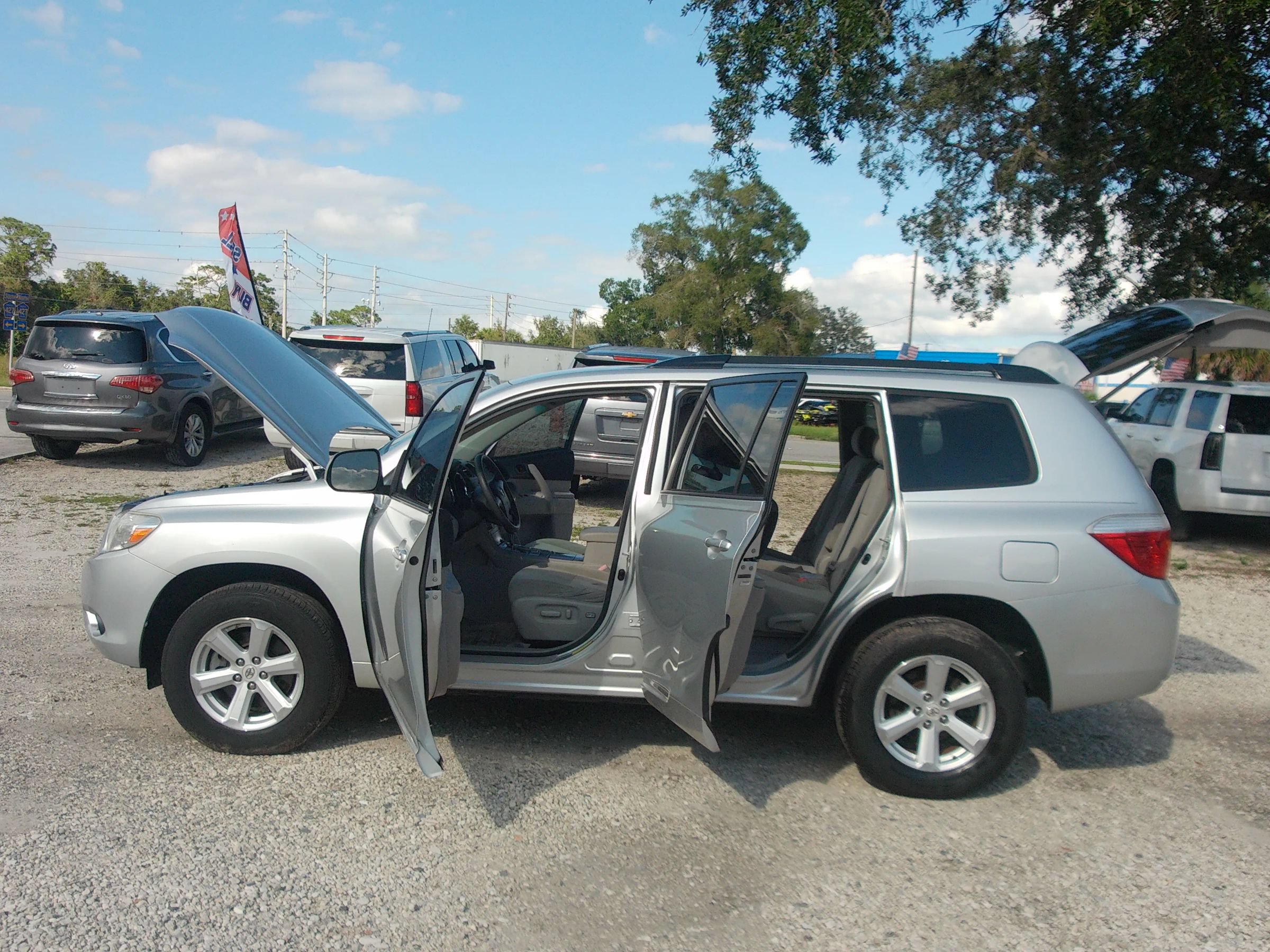 Used 2010 Toyota Highlander 2WD w/ 3rd Row Seat Pkg image 9