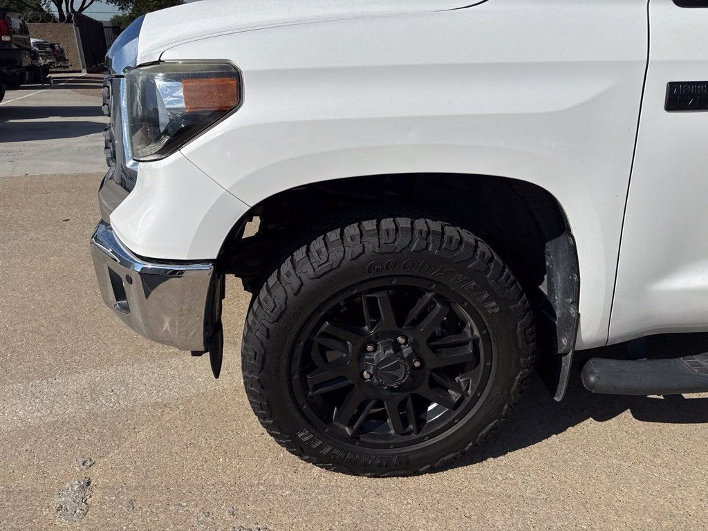 Used 2021 Toyota Tundra SR5 RWD image 2