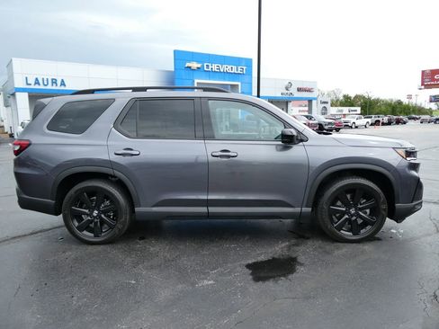 Used 2025 Honda Pilot Black Edition image 5