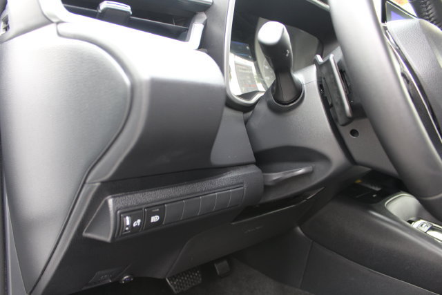 Certified 2025 Toyota Corolla Hatchback w/ SE Package FWD image 46
