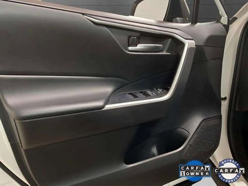 Used 2024 Toyota RAV4 XLE Premium image 31