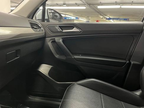 Used 2018 Volkswagen Tiguan SEL image 29