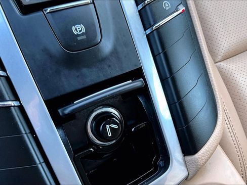 Used 2021 Porsche Macan image 30