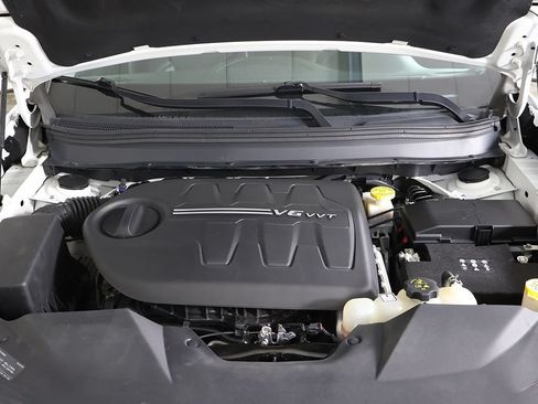 Used 2019 Jeep Cherokee Limited AWD/4WD image 22
