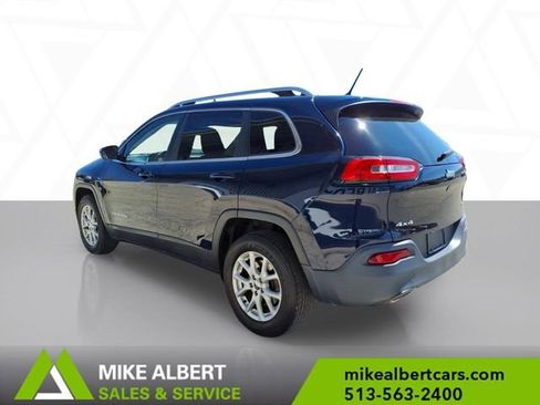 Used 2016 Jeep Cherokee Latitude AWD/4WD image 5
