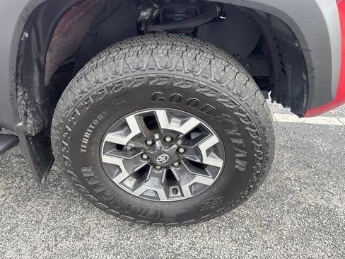 Used 2023 Toyota Tacoma TRD Off-Road AWD/4WD image 37