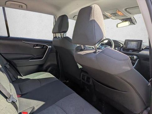 Used 2021 Toyota RAV4 XLE image 26