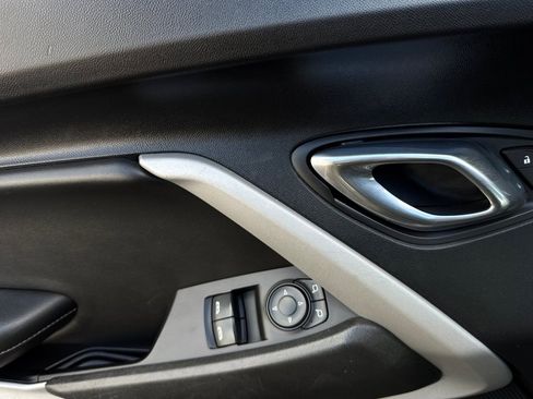 Used 2020 Chevrolet Camaro LT image 11