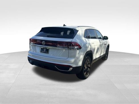 New 2026 Volkswagen Atlas Cross Sport SE FWD image 5