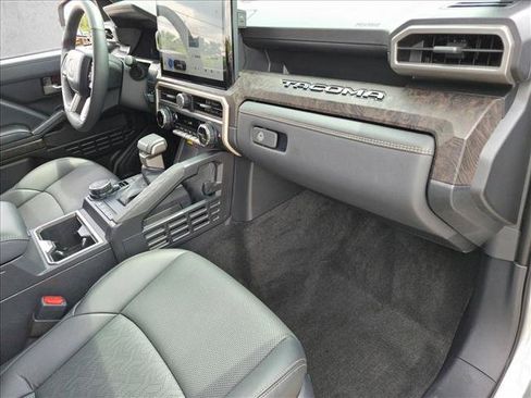 Used 2024 Toyota Tacoma Limited AWD/4WD image 21