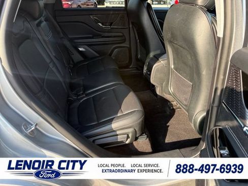 Used 2022 Lincoln Corsair AWD w/ Premium Package image 12
