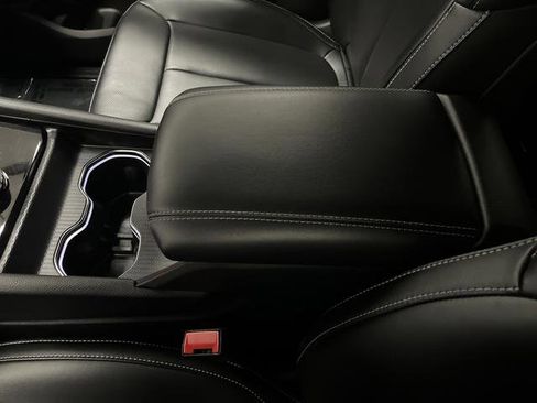 Used 2025 Jeep Grand Cherokee L Limited w/ Luxury Tech Group II image 21