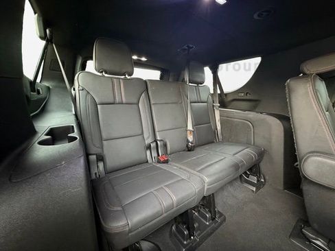 Used 2022 Chevrolet Suburban RST w/ Luxury Package image 31