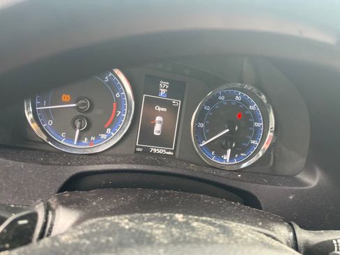 Used 2017 Toyota Corolla SE image 9