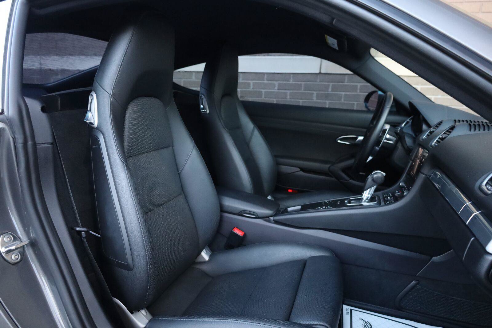 Used 2021 Porsche 718 Cayman RWD image 22