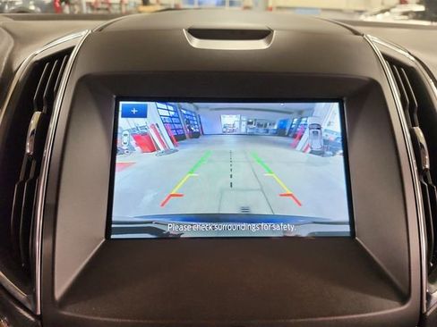 Used 2019 Ford Edge Titanium w/ Equipment Group 301A image 16