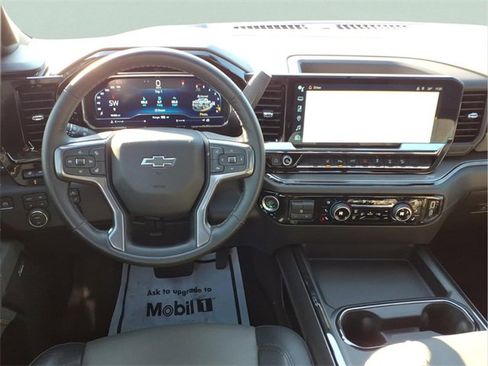 Used 2024 Chevrolet Silverado 2500 ZR2 w/ Technology Package image 22