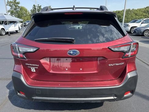 Used 2025 Subaru Outback Premium AWD/4WD image 3