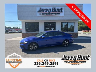 Used 2024 Hyundai Elantra SEL w/ Convenience Package