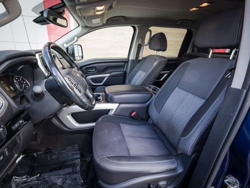 Used 2021 Nissan Titan SV w/ SV Convenience Package AWD/4WD image 13