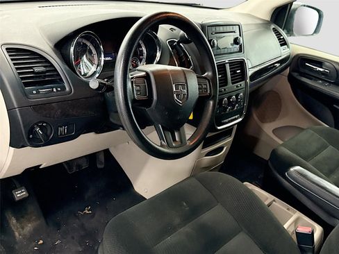 Used 2016 Dodge Grand Caravan SE w/ Quick Order Package 29E SE image 7