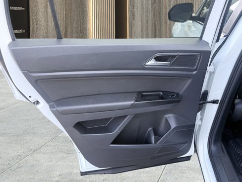 Used 2018 Volkswagen Atlas S image 61