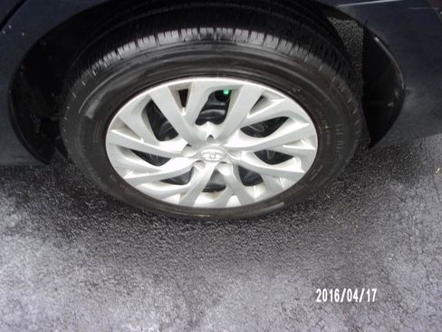 Used 2019 Toyota Corolla LE FWD image 14