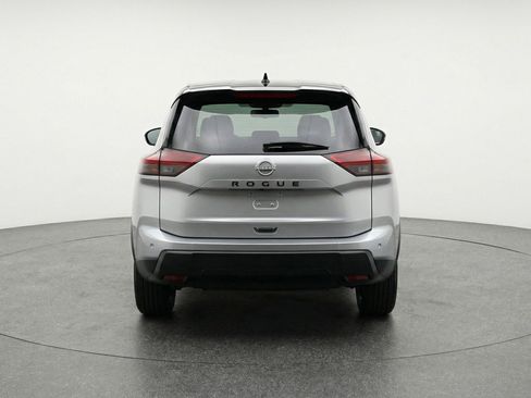 Used 2025 Nissan Rogue SV image 7