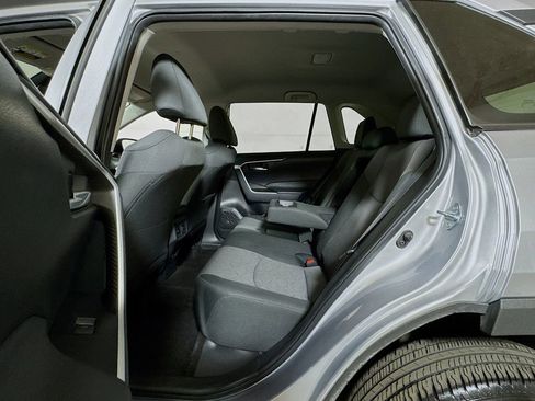 Used 2025 Toyota RAV4 XLE image 21