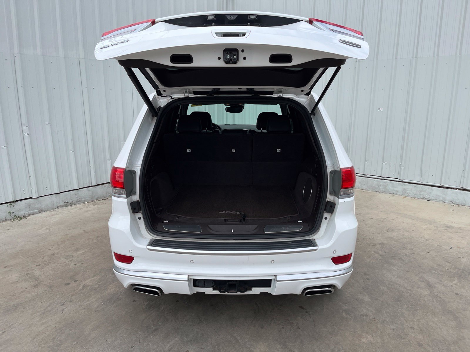 Used 2017 Jeep Grand Cherokee Summit w/ Platinum Series Group AWD/4WD image 8