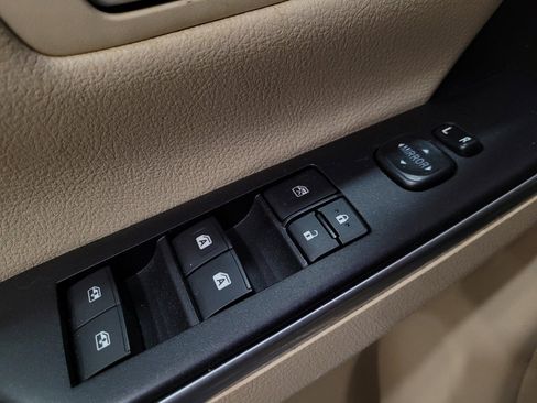 Used 2017 Toyota Camry LE FWD image 27