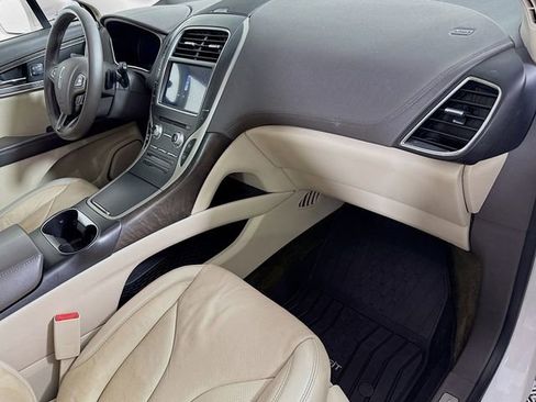 Used 2018 Lincoln MKX Reserve w/ Lincoln MKX Climate Package image 29