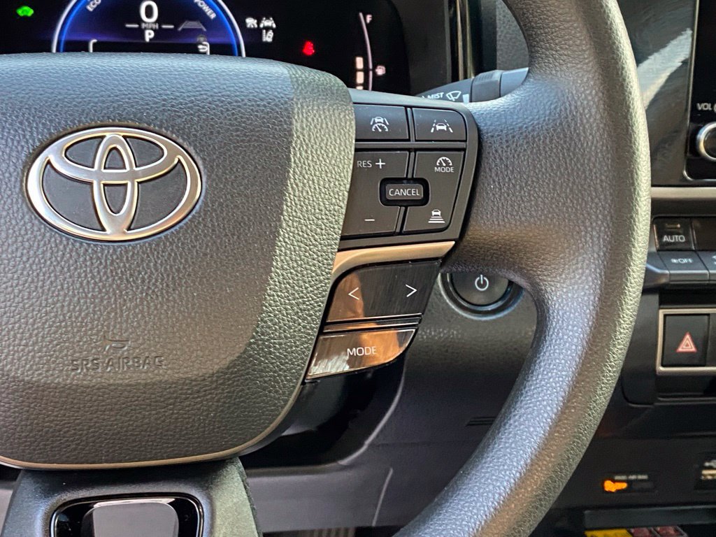 Used 2025 Toyota Camry LE FWD image 13