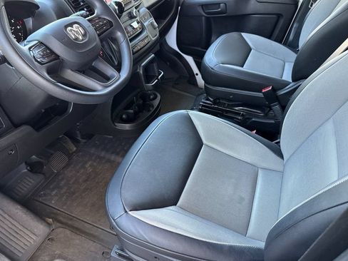 Used 2025 RAM ProMaster 2500 w/ Convenience Group FWD image 5