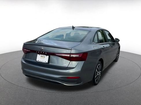 Used 2025 Volkswagen Jetta SE image 14