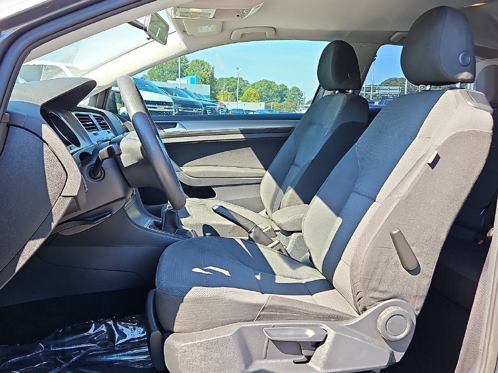 Used 2015 Volkswagen Golf Launch Edition FWD image 16