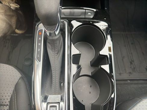 Used 2024 Chevrolet Trax LT w/ LT Convenience Package image 32