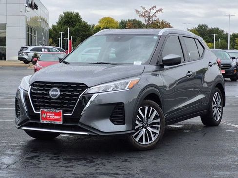 Used 2023 Nissan Kicks SV FWD image 2