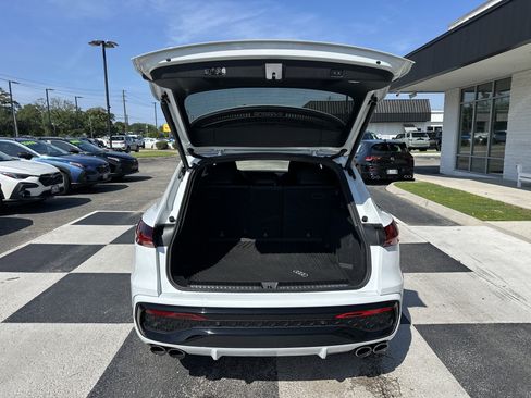 Used 2025 Audi SQ5 Prestige AWD/4WD image 5