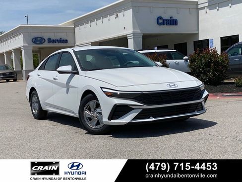 New 2026 Hyundai Elantra SE FWD image 1