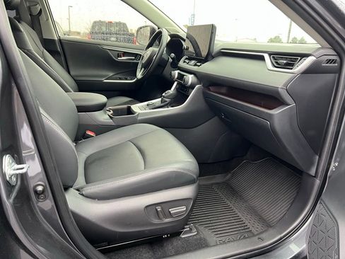 Used 2023 Toyota RAV4 Limited image 19