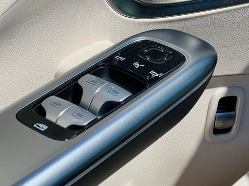 Certified 2026 Mercedes-Benz C 300 4MATIC Sedan image 31