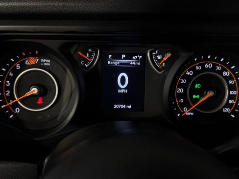 Used 2025 Jeep Wrangler Willys image 15