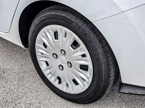 Used 2017 Ford Fiesta S image 8