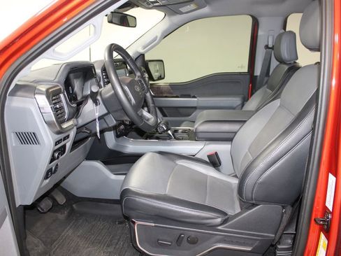 Used 2023 Ford F150 Lariat w/ Max Trailer Tow Package image 19