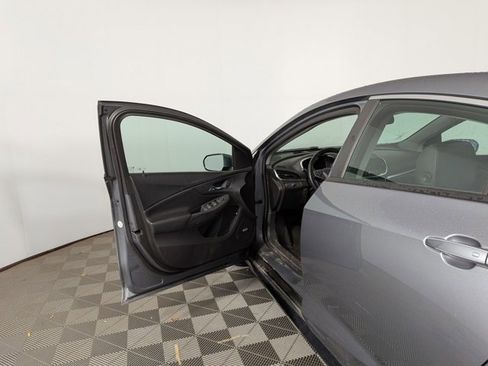 Used 2018 Chevrolet Volt Premier w/ Driver Confidence Package image 10