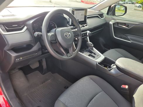 Used 2025 Toyota RAV4 XLE w/ Convenience Package FWD image 20