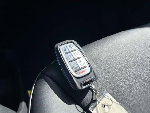 New 2026 Chrysler Voyager LX image 14