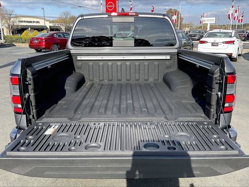 Used 2025 Nissan Frontier SV w/ SV Convenience Package RWD image 19